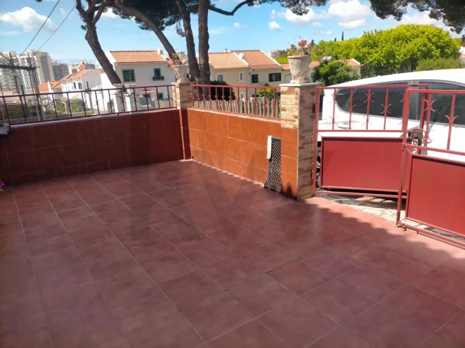 Moradia T4 para Venda em Ajuda Foto 2