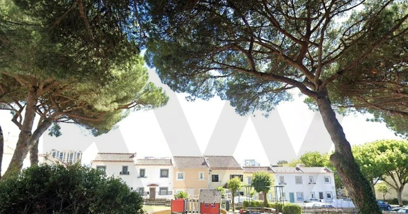 Moradia T4 para Venda em Ajuda Foto 26