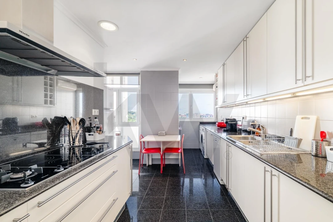 Apartamento T3 para Venda em Areeiro Foto 12