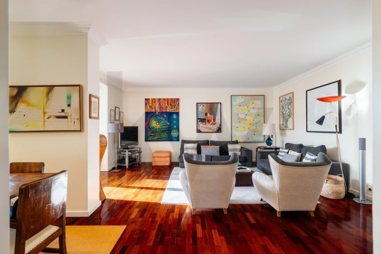 Apartamento T3 para Venda em Areeiro Foto 3