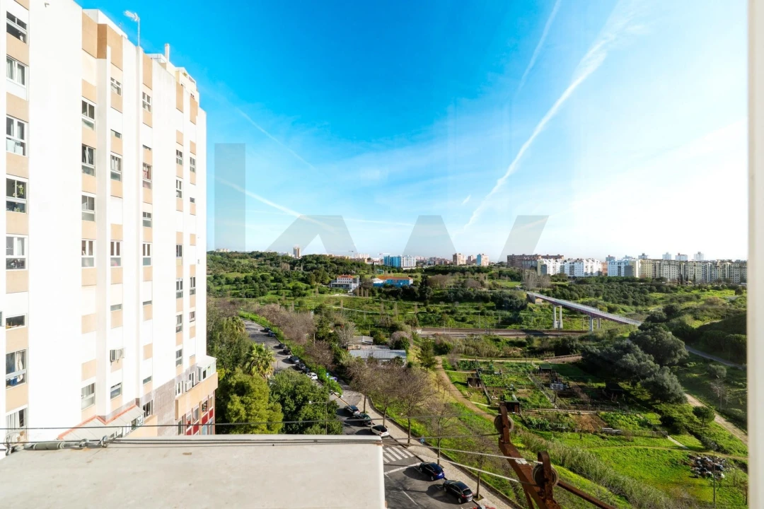 Apartamento T3 para Venda em Areeiro Foto 9