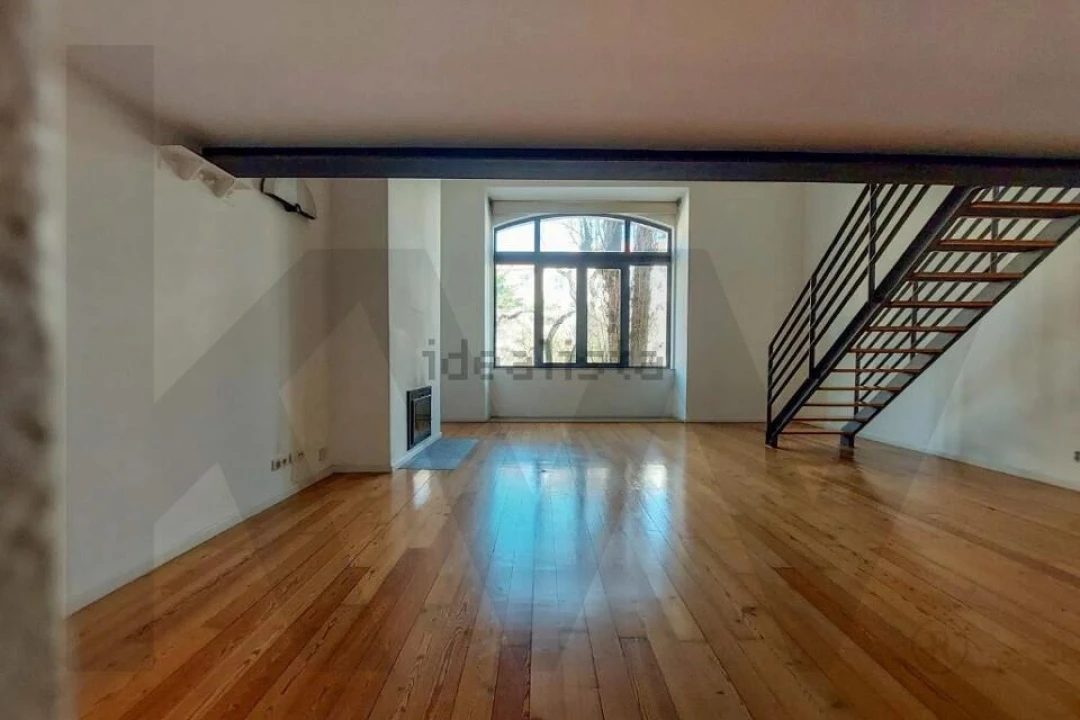 Apartamento T1 para Arrendamento em Estrela Foto 6