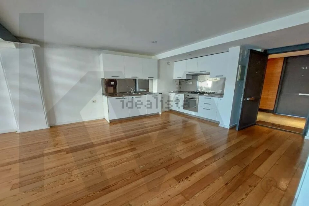 Apartamento T1 para Arrendamento em Estrela Foto 3