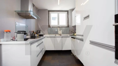 Apartamento T4 para Venda em Santa Maria Maior
