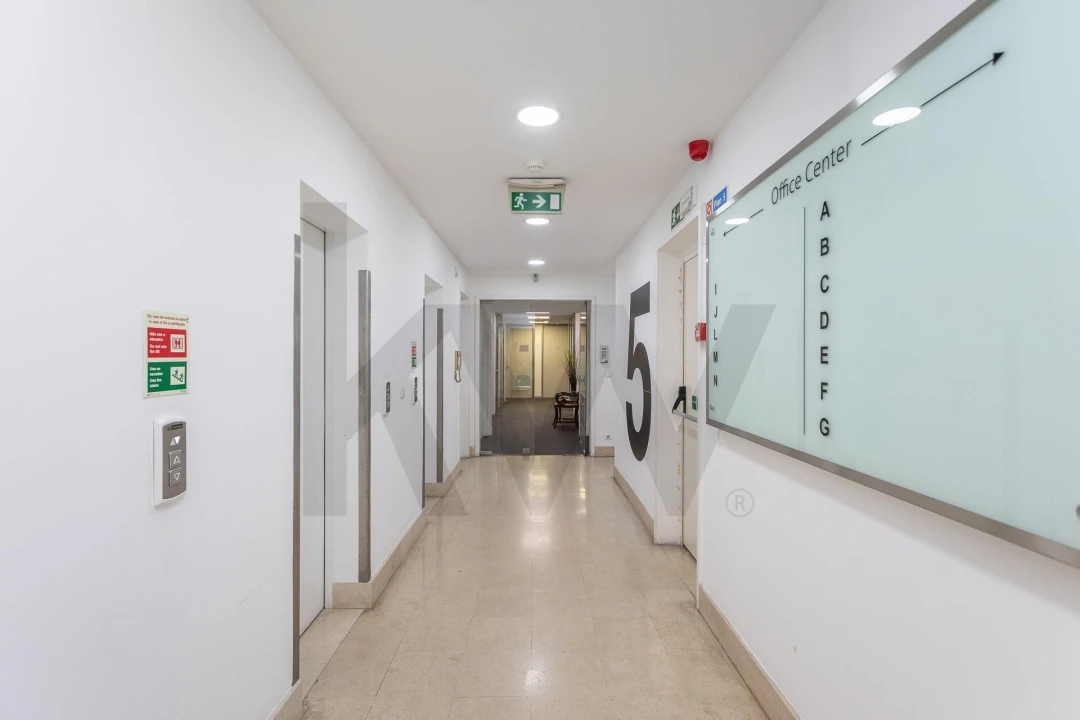 Escritório para Arrendamento em Santo António Foto 6