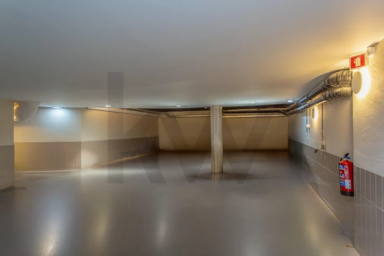 Apartamento T2 para Venda em Santo António Foto 37