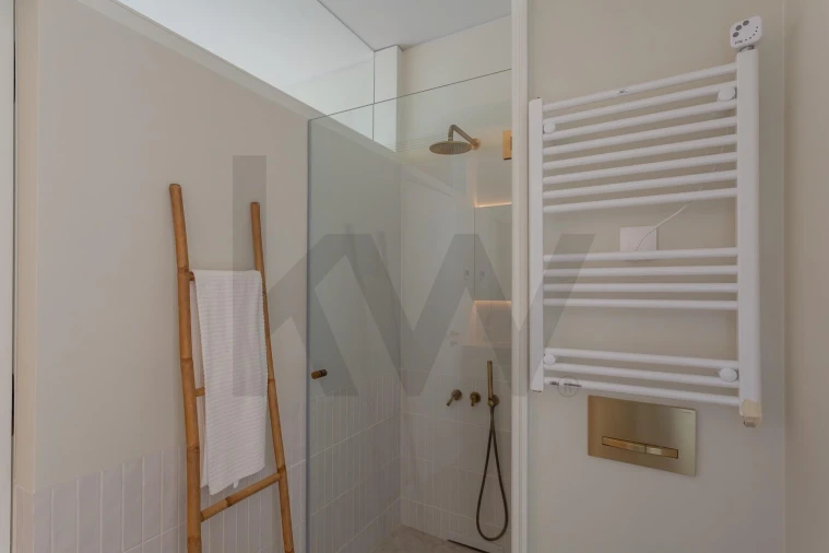 Apartamento T2 para Venda em Santo António Foto 32