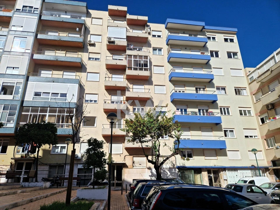 Apartamento T2 para Venda em Algés, Linda-A-Velha e Cruz Quebrada-Dafundo Foto 3