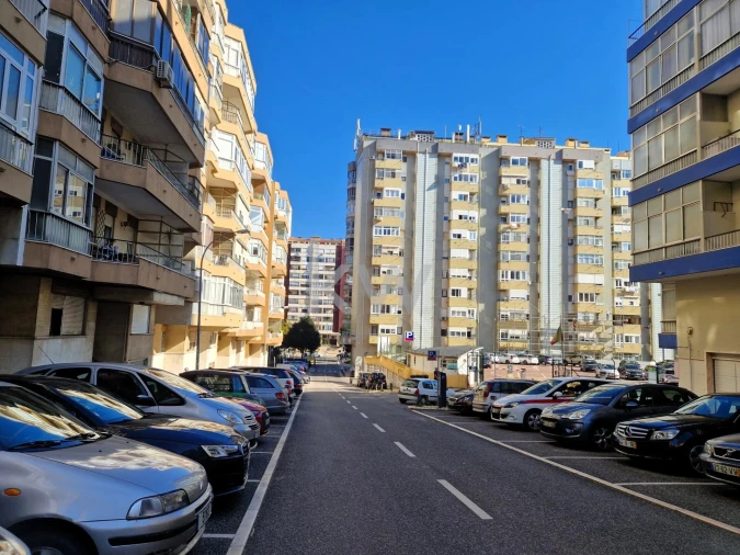 Apartamento T2 para Venda em Algés, Linda-A-Velha e Cruz Quebrada-Dafundo Foto 8