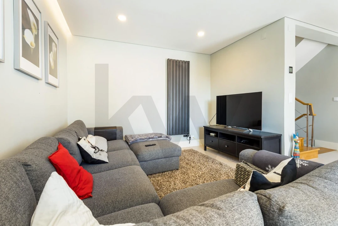 Moradia T3 para Venda em Barcarena Foto 3