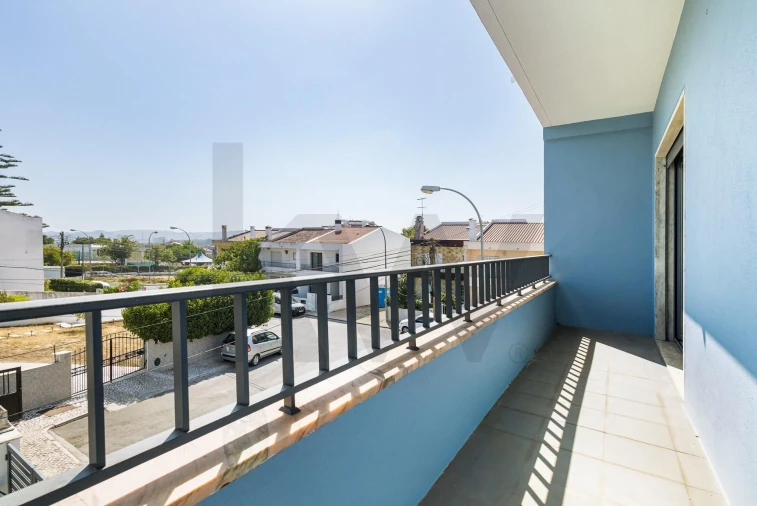 Moradia T3 para Venda em Barcarena Foto 24