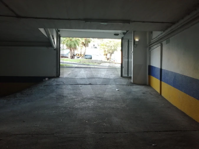 Garagem para Arrendamento em Queluz e Belas Foto 12