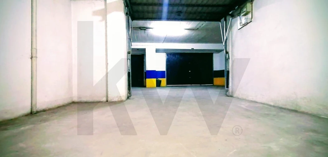 Garagem para Arrendamento em Queluz e Belas Foto 5