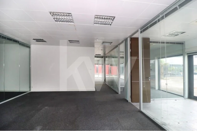 Escritório para Arrendamento em São João das Lampas e Terrugem Foto 9