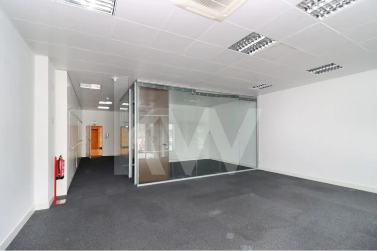 Escritório para Arrendamento em São João das Lampas e Terrugem Foto 10