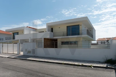 Moradia T4 para Venda em Santa Maria e São Miguel, São Martinho, São Pedro Penaferrim