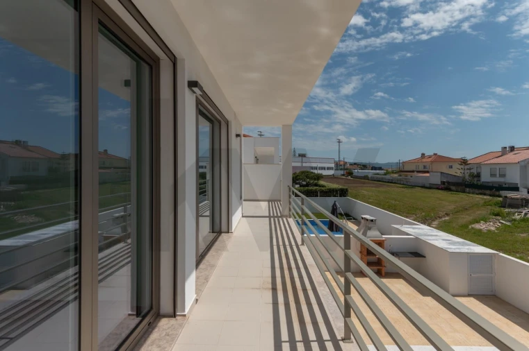 Moradia T4 para Venda em Santa Maria e São Miguel, São Martinho, São Pedro Penaferrim Foto 13