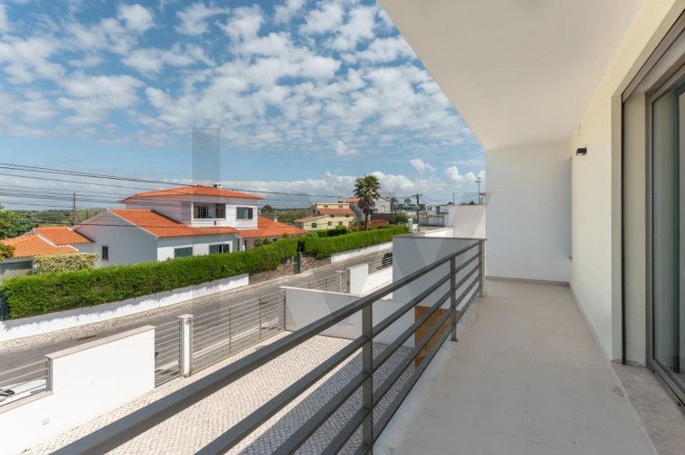 Moradia T4 para Venda em Santa Maria e São Miguel, São Martinho, São Pedro Penaferrim Foto 4