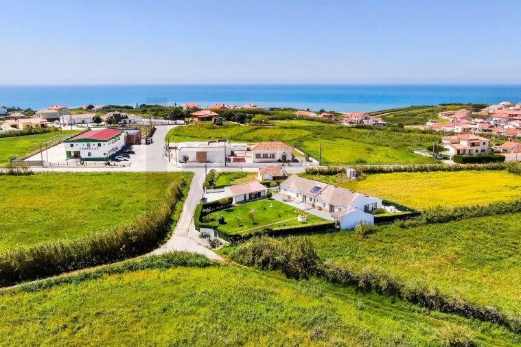 Moradia T4 para Venda em São Pedro da Cadeira Foto 3