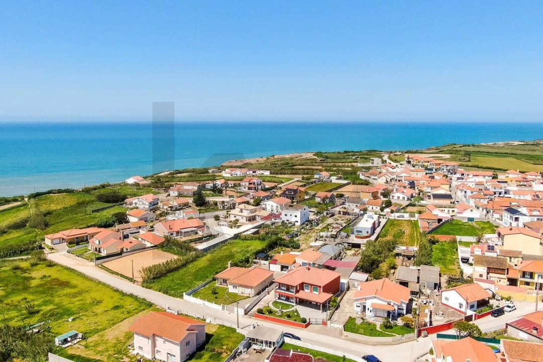 Moradia T4 para Venda em São Pedro da Cadeira Foto 2