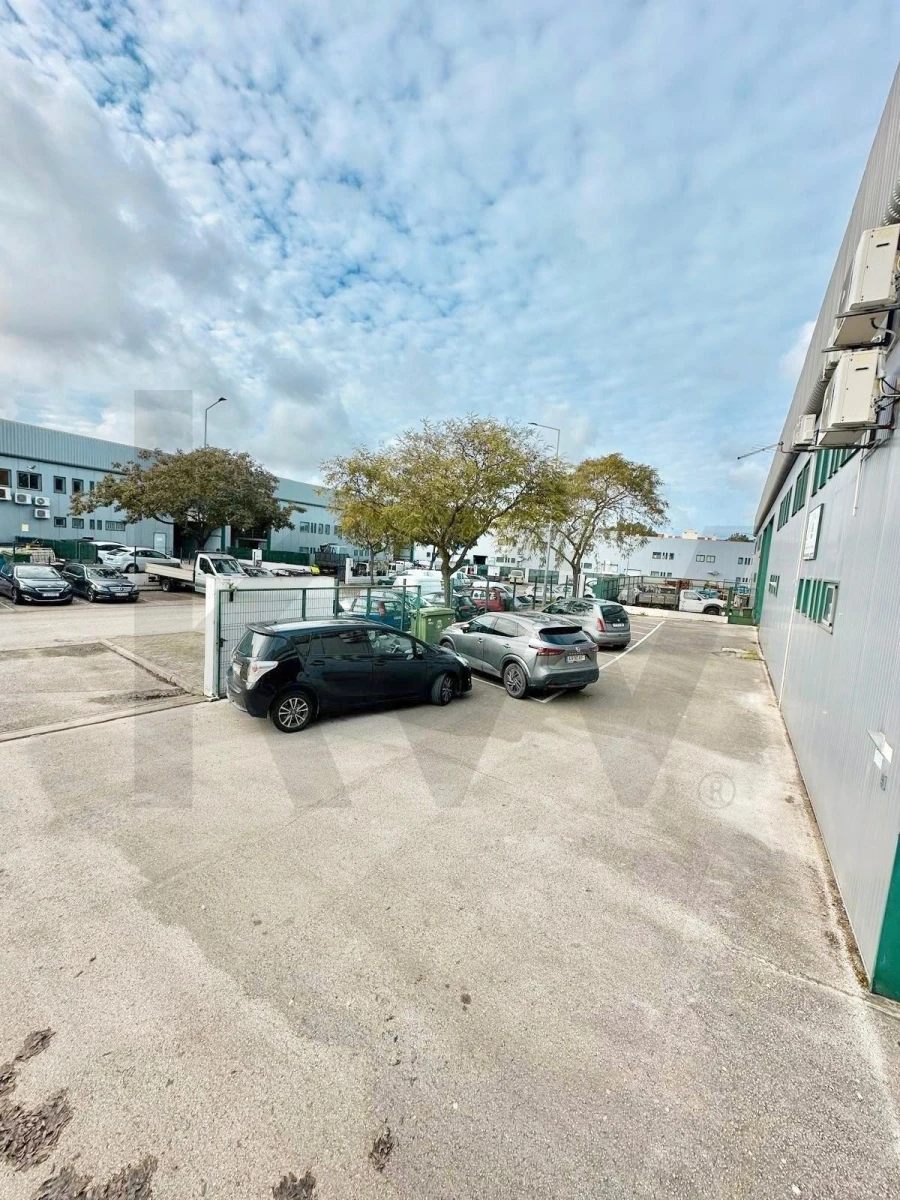 Armazém para Venda em Seixal, Arrentela e Aldeia de Paio Pires Foto 39