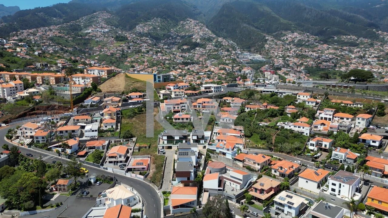 Moradia T3 para Venda em Santo Antonio Foto 4