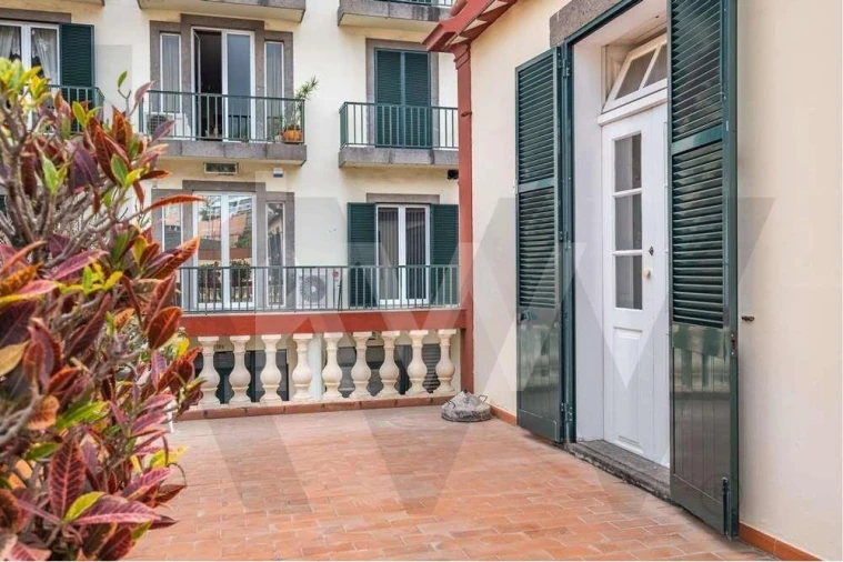 Moradia T3 para Venda em Funchal (Santa Maria Maior) Foto 7