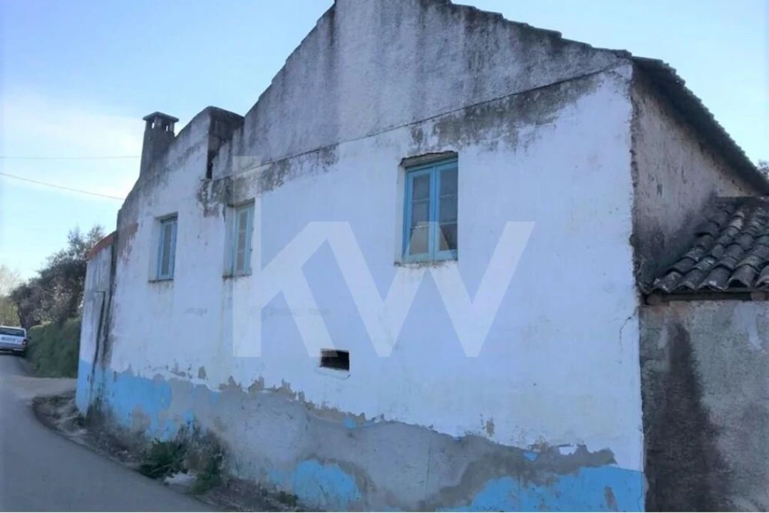 Moradia T2 para Venda em Semide e Rio Vide Foto 3