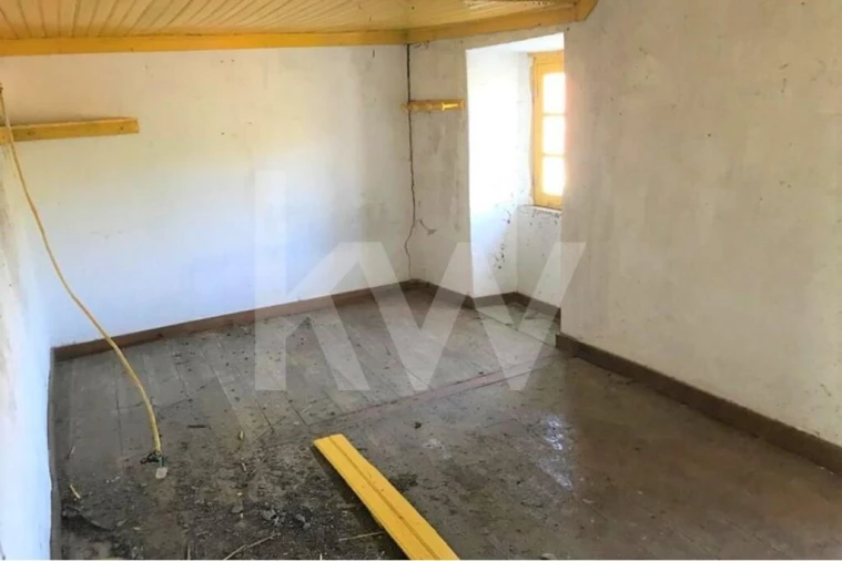 Moradia T2 para Venda em Semide e Rio Vide Foto 22