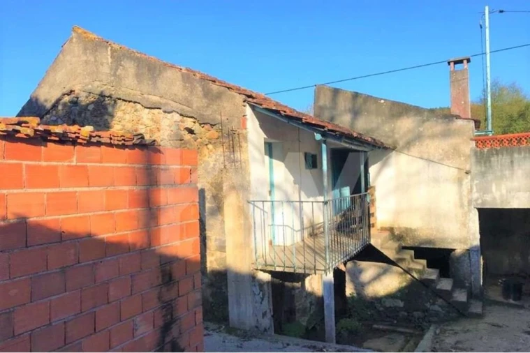 Moradia T2 para Venda em Semide e Rio Vide Foto 8