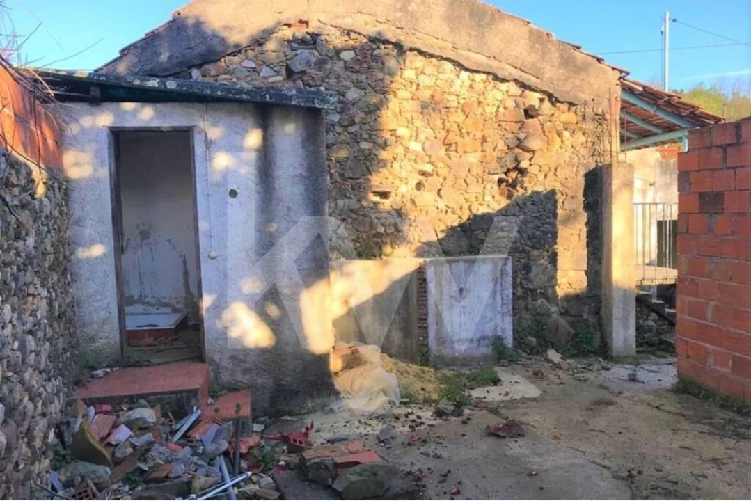 Moradia T2 para Venda em Semide e Rio Vide Foto 6