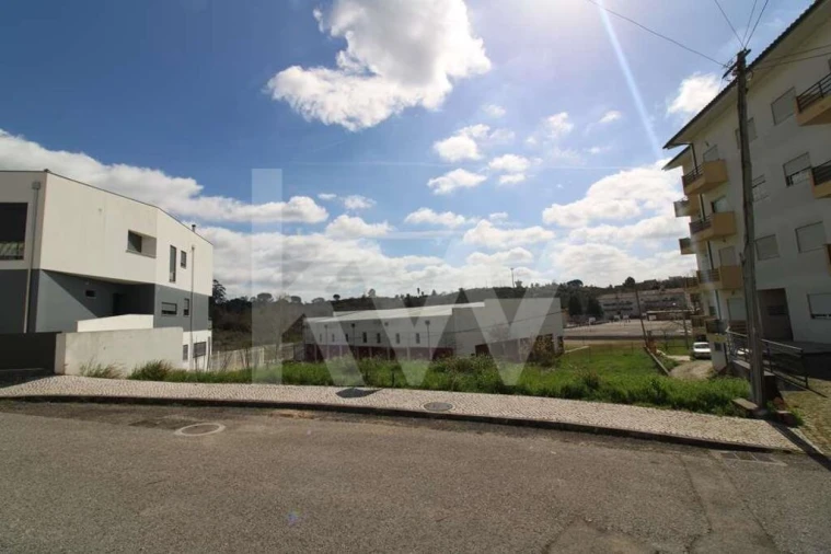 Terreno para Venda em Soure Foto 3