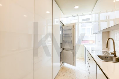 Apartamento T3 para Arrendamento em Arroios