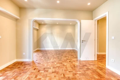 Apartamento T3 para Arrendamento em Arroios