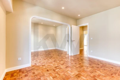 Apartamento T3 para Arrendamento em Arroios
