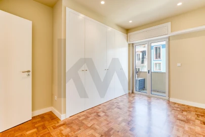 Apartamento T3 para Arrendamento em Arroios