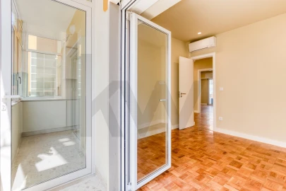 Apartamento T3 para Arrendamento em Arroios