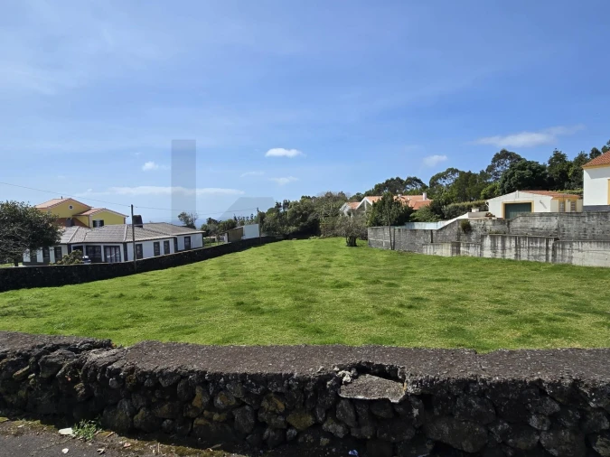 Terreno para Venda em São Mateus da Calheta Foto 3