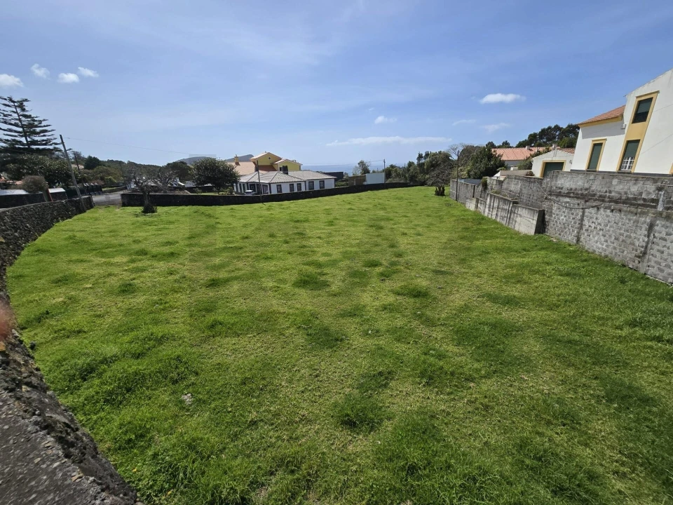 Terreno para Venda em São Mateus da Calheta Foto 9