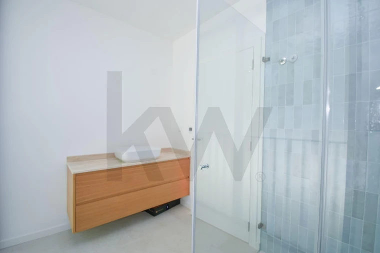 Moradia T5 para Arrendamento em Barcarena Foto 9