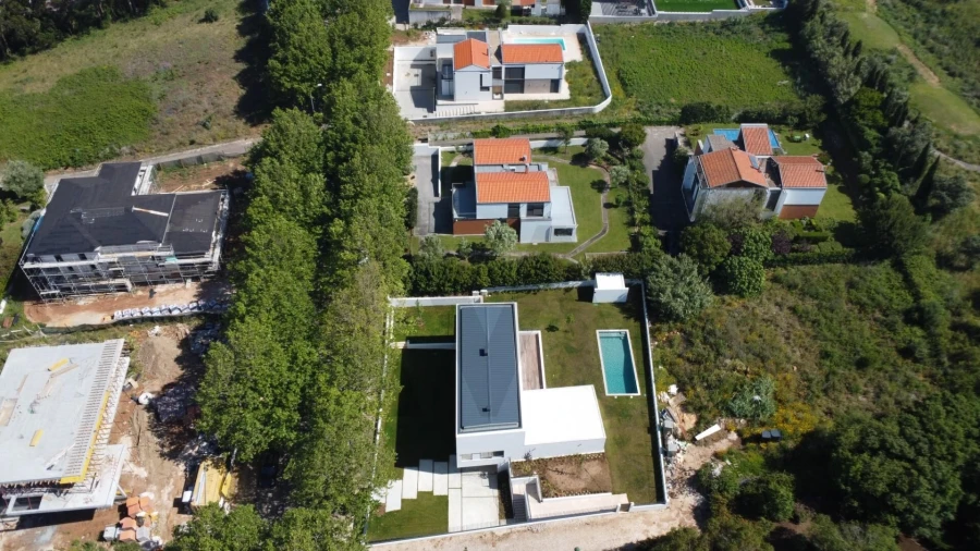 Moradia T5 para Arrendamento em Barcarena Foto 43