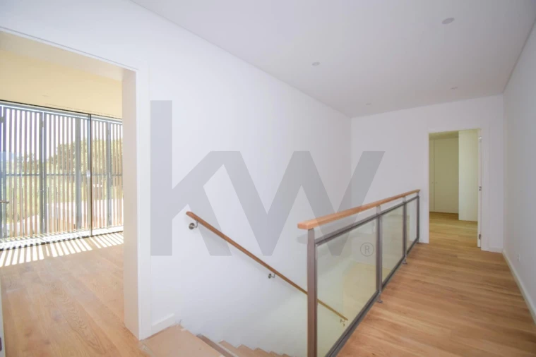 Moradia T5 para Arrendamento em Barcarena Foto 20