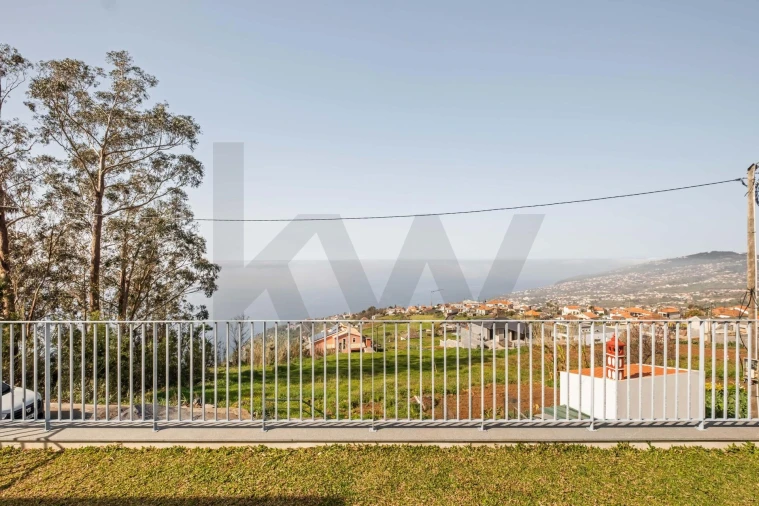 Moradia T3 para Venda em Arco da Calheta Foto 27