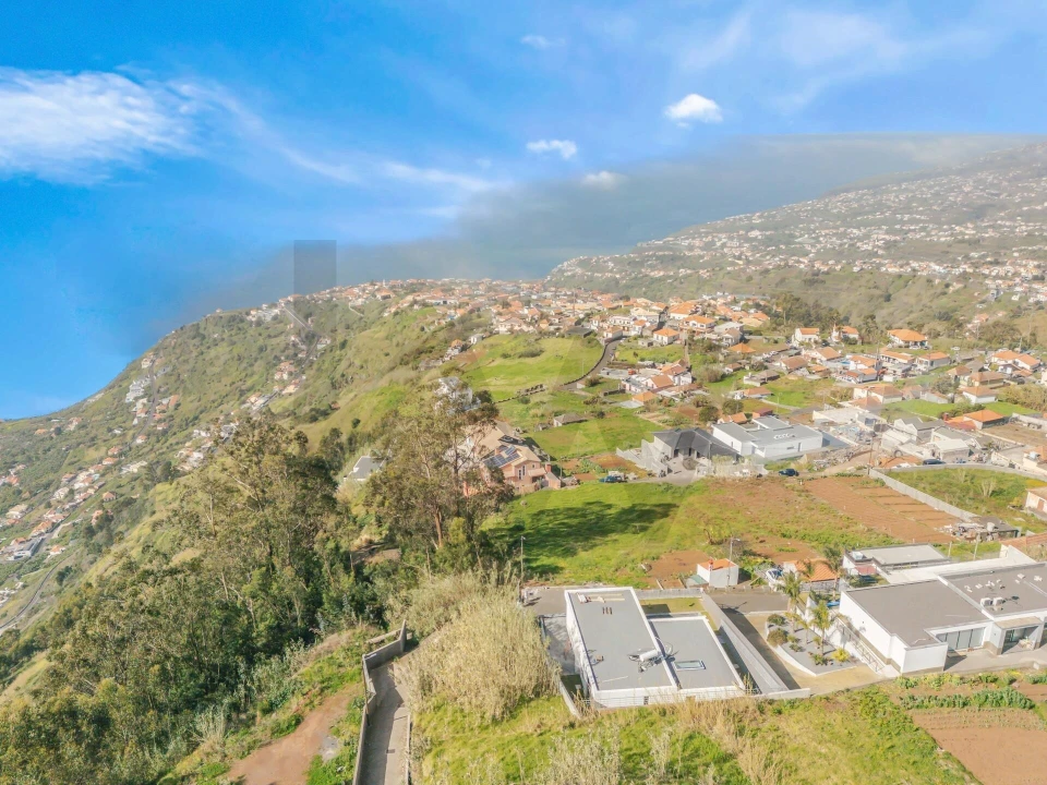 Moradia T3 para Venda em Arco da Calheta Foto 35