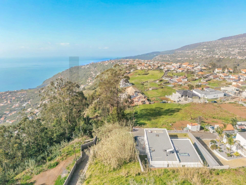 Moradia T3 para Venda em Arco da Calheta Foto 31