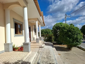 Moradia T2 para Venda em Sesimbra (Castelo)