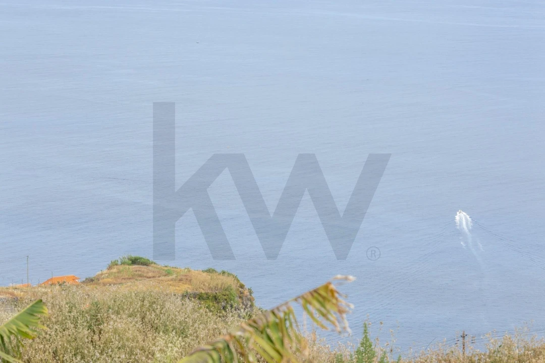 Terreno para Venda em Arco da Calheta Foto 2