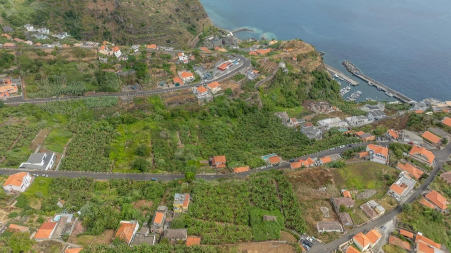 Terreno para Venda em Arco da Calheta