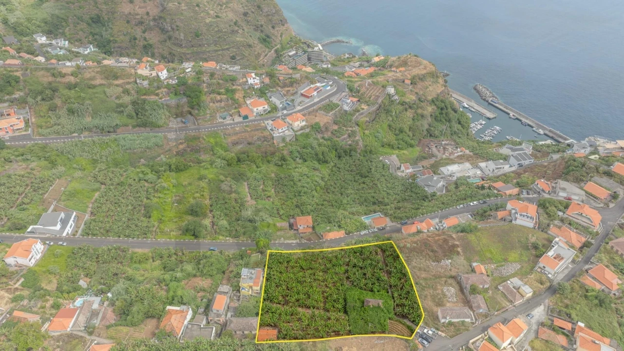 Terreno para Venda em Arco da Calheta Foto 10
