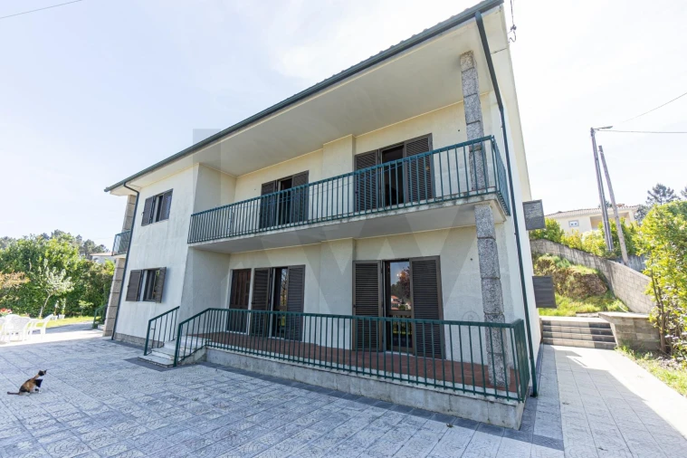 Moradia T4 para Venda em Amarante (São Gonçalo), Madalena, Cepelos e Gatão Foto 2